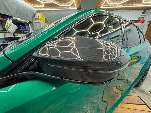 Folie PPF protecție vopsea, cadru din atelierul de PPF, lucrare 19 în atelierul Criss Wrap Bragadiru.