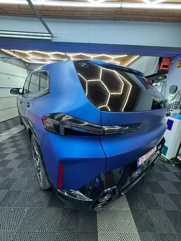 Paint Protection Film pe caroserie premium, detaliu de luciu pe panou, Criss Wrap lângă București — cadru 32.