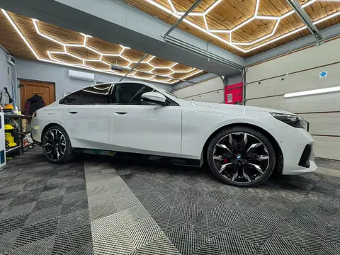 PPF auto, protecție zgârieturi și piatră, reflexii hexagonale pe folie PPF, atelier Criss Wrap Bragadiru.