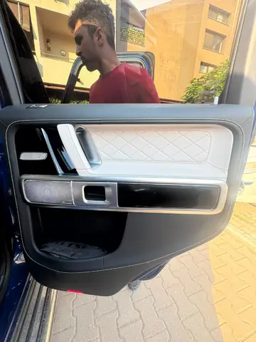Folie PPF auto gloss, profil lateral după aplicare, luciu de oglindă — lucrare 94 Criss Wrap.